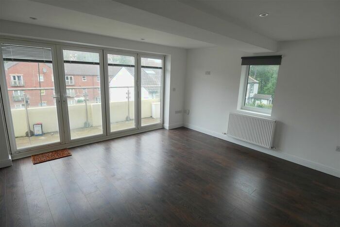 2 Bedroom Flat To Rent In The Rock, Albert Close, Morley, Leeds, LS27