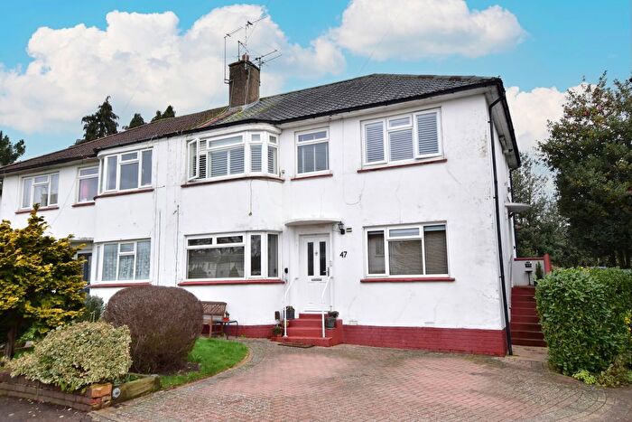 2 Bedroom Maisonette For Sale In Trevellance Way, Watford, WD25