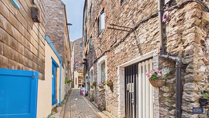 2 Bedroom Flat For Sale In White Lane, Plymouth, PL1