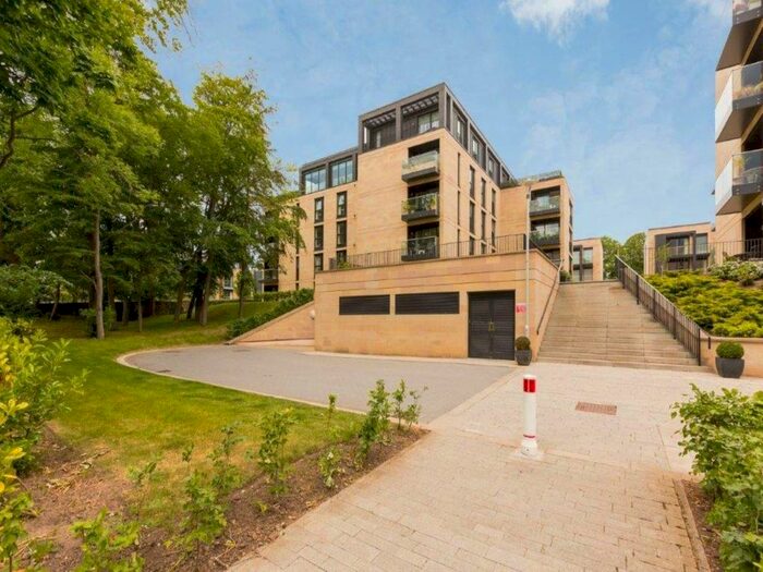 3 Bedroom Flat To Rent In Woodcroft Road, Morningside, Edinburgh EH10