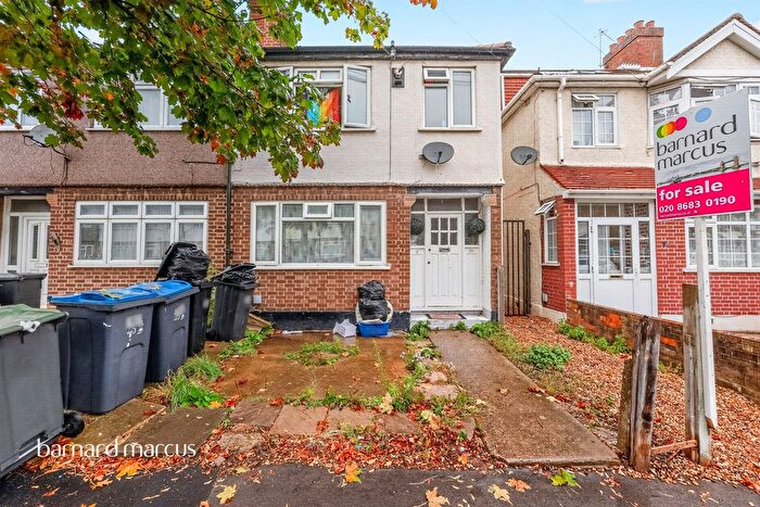 3 Bedroom Terraced House For Sale In Kynaston Avenue, Thornton Heath, CR7