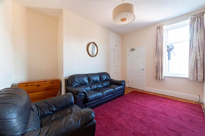 4 Bedroom Maisonette To Rent In £pppw - Wolseley Gdns - Jesmond, NE2