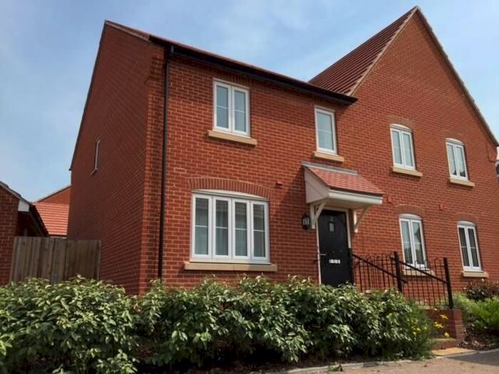 3 Bedroom Semi-Detached House To Rent In Great Western Park, Didcot, OX11