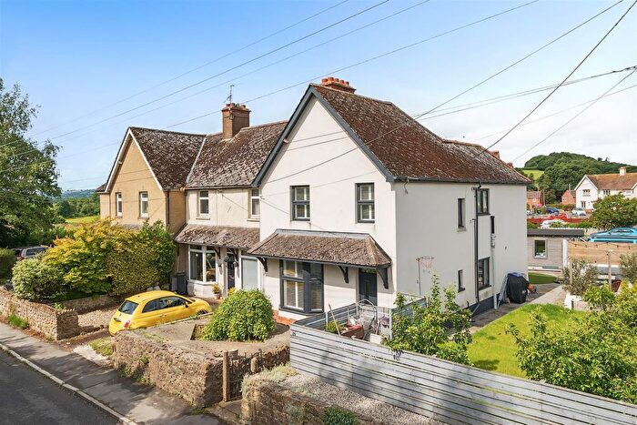 3 Bedroom End Of Terrace House For Sale In The Crescent, Ilminster, TA19