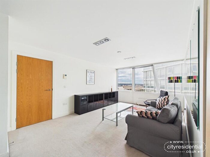 2 Bedroom Apartment For Sale In One Park West, Liverpool, L1