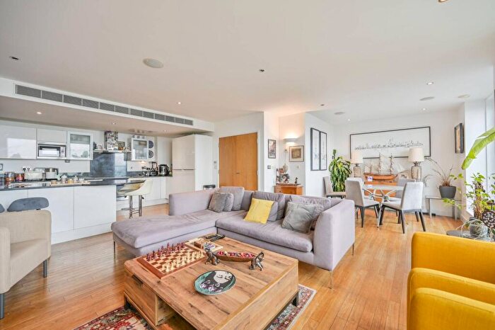 2 Bedroom Flat For Sale In Adriatic Apartments, Royal Docks, London, E16