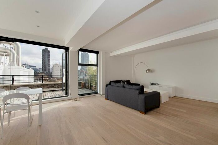 3 Bedroom Flat To Rent In Old Street, London, EC1V