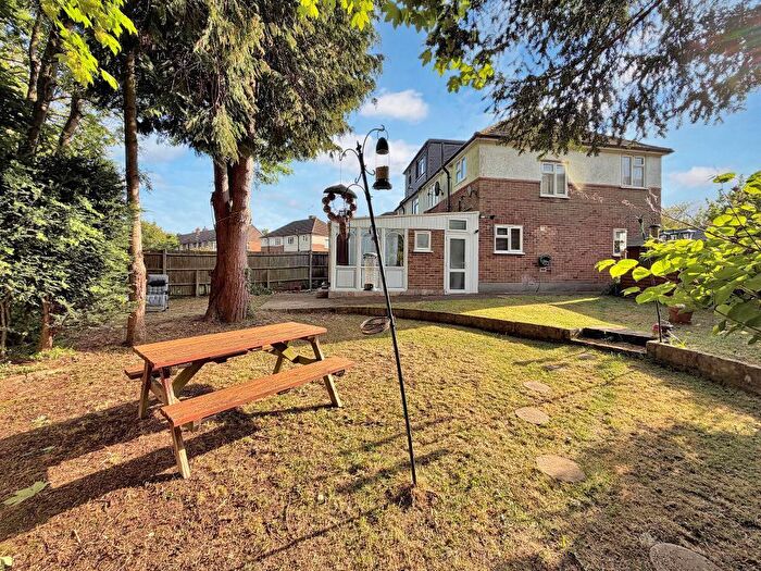 3 Bedroom Semi-Detached House For Sale In Harewood Gardens, South Croydon, CR2