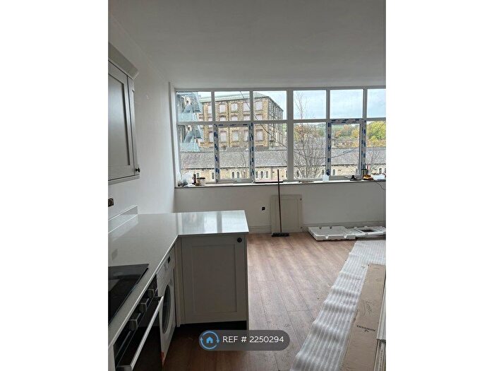 1 Bedroom Flat To Rent In Slaithwaite, Huddersfield, HD7