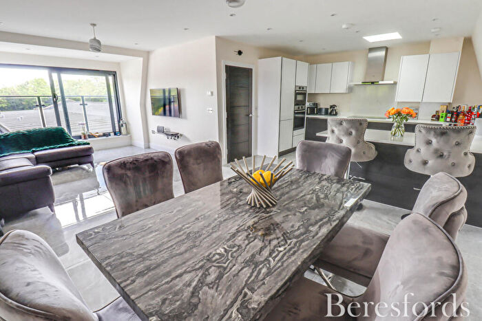 2 Bedroom Penthouse For Sale In Eastfield Road, Brentwood, CM14