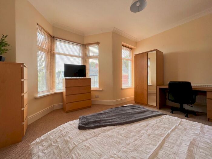 5 Bedroom Terraced House To Rent In Newfoundland Road, Heath, CF14