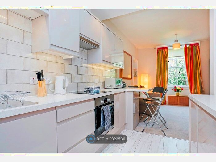 5 Bedroom Flat To Rent In Forrest Road, Edinburgh, EH1