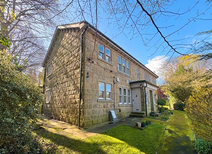 2 Bedroom Flat To Rent In Stonelea Court, Headingley, Leeds, LS6