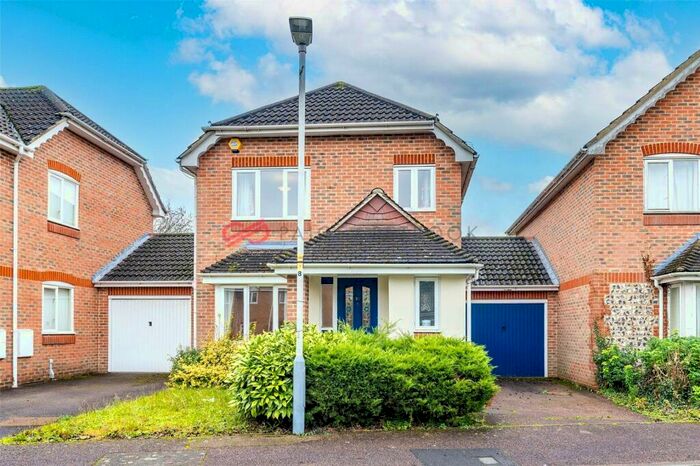 3 Bedroom Semi-Detached House To Rent In Burlington Close, Pinner, Middlesex, HA5