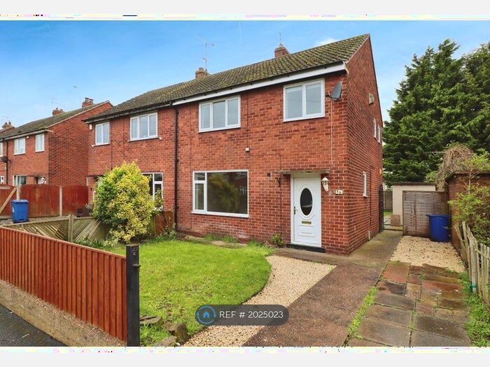 3 Bedroom Semi-Detached House To Rent In St. Edwins Drive, Dunscroft, Doncaster, DN7