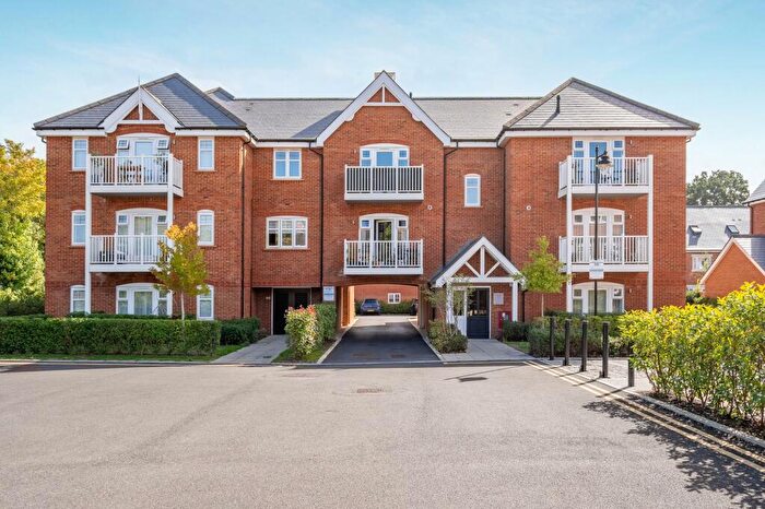 2 Bedroom Flat For Sale In Hawthorne Place, Sunninghill, SL5
