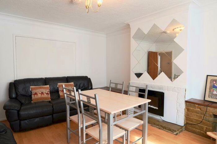 4 Bedroom Detached House To Rent In Eggington Road, Brighton, BN2