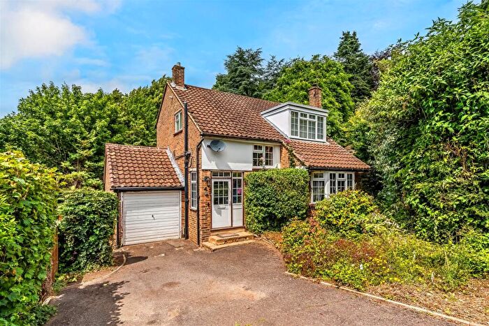 3 Bedroom Detached House For Sale In Woodland Rise, Oxted, RH8