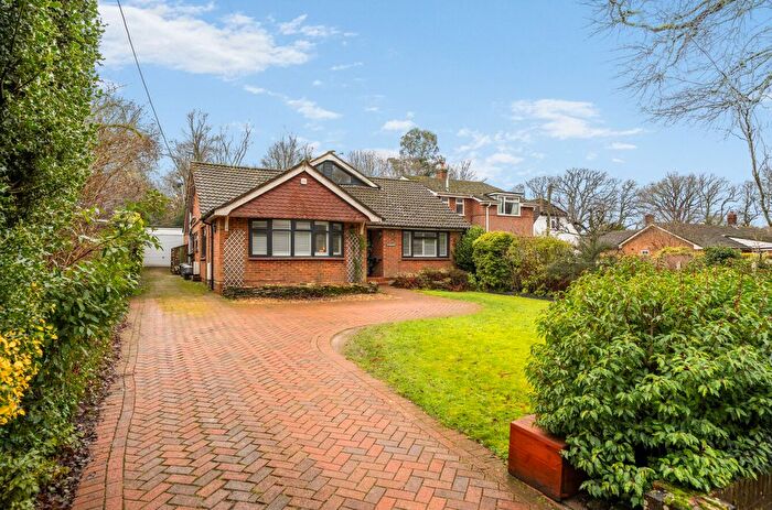 4 Bedroom Chalet For Sale In Barrow Hill Road, Copythorne, Southampton, SO40