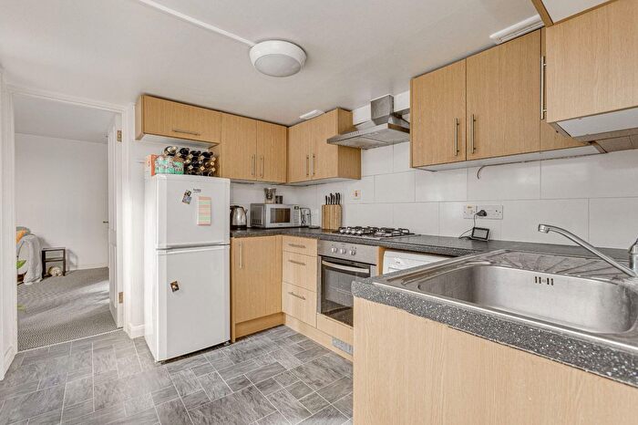 2 Bedroom Flat To Rent In Ramsden Road, Balham, SW12