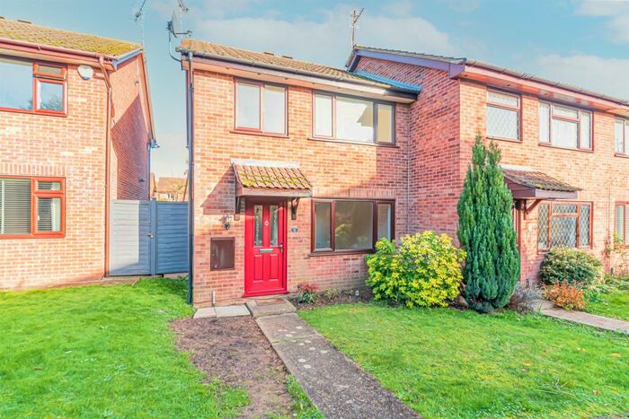 3 Bedroom End Of Terrace House To Rent In Dunkirk Close, Woosehill, Wokingham, RG41