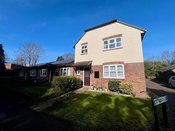 4 Bedroom Town House For Sale In Upton Road, Callow End, Worcester, WR2