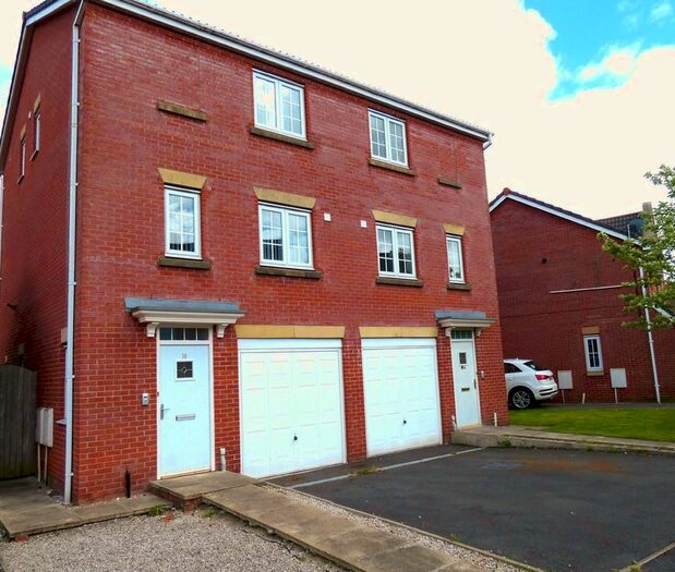 3 Bedroom Town House To Rent In Brampton Drive, Bamber Bridge, Preston, PR5