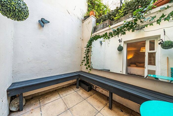 1 Bedroom Flat To Rent In Camden Street, Camden Town, London, NW1