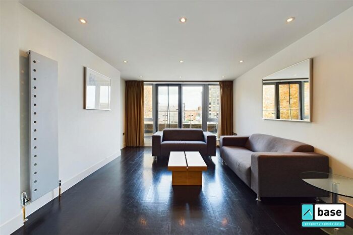 2 Bedroom Flat To Rent In Bernhard Baron House, Henriques Street, London, E1