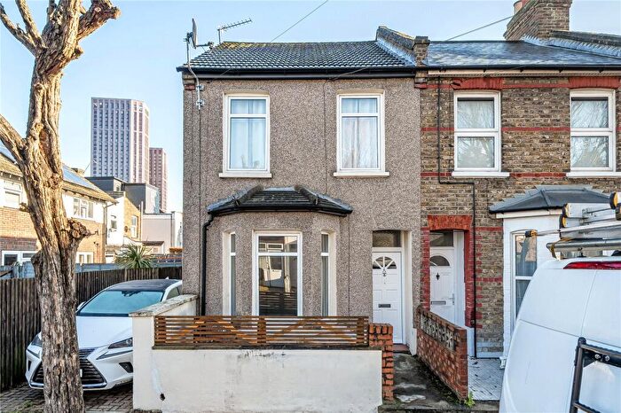 2 Bedroom Terraced House For Sale In Park Road, London, E17
