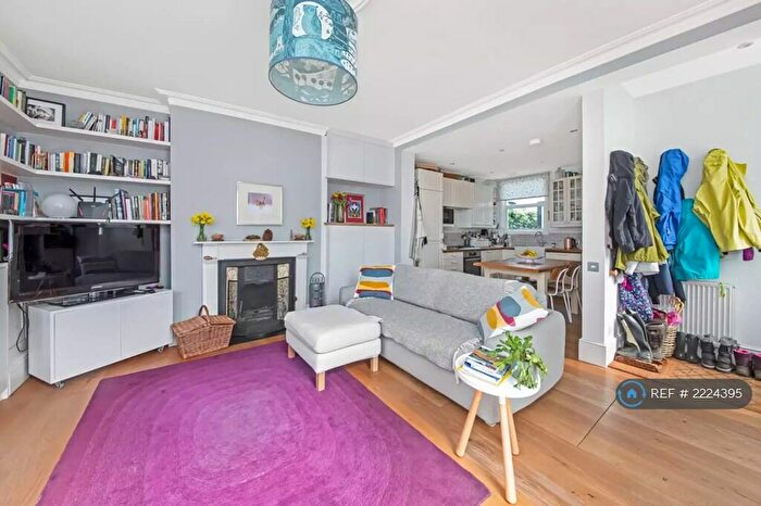 2 Bedroom Maisonette To Rent In Melbourne Grove, London, SE22