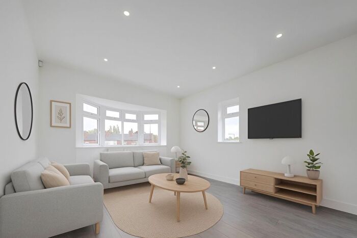 2 Bedroom Flat To Rent In Tennal Road, Birmingham, West Midlands, B32