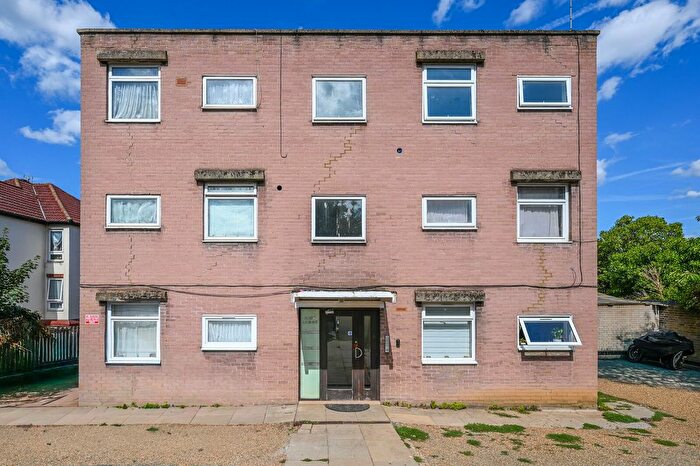 2 Bedroom Flat To Rent In Pitshanger Lane, London, W5