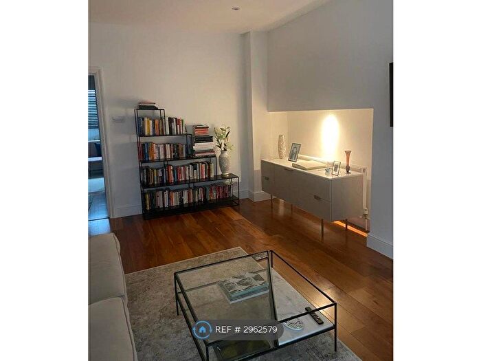 3 Bedroom Flat To Rent In Hampstead, London, NW3