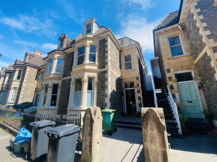 3 Bedroom Maisonette To Rent In York Gardens, Clifton, Bristol, BS8