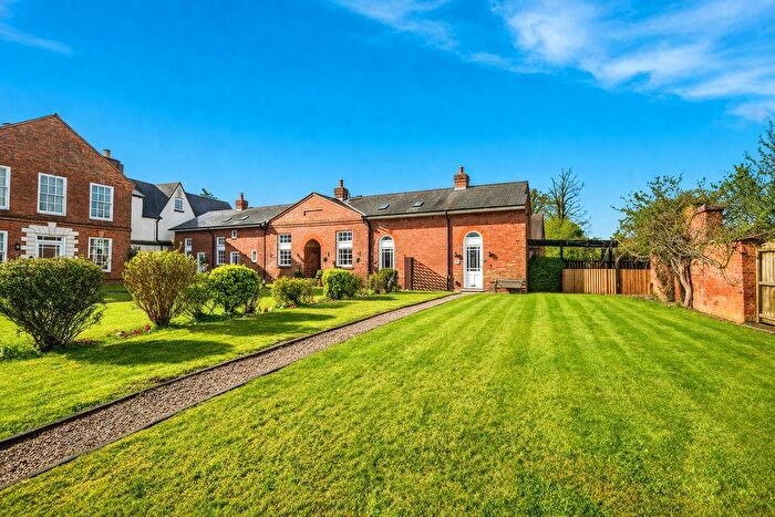 3 Bedroom Semi Detached House For Sale In Coleshill Road, Nuneaton, Warwickshire, CV10