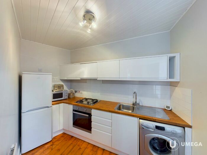 1 Bedroom Flat To Rent In Raeburn Place, Stockbridge, Edinburgh, EH4