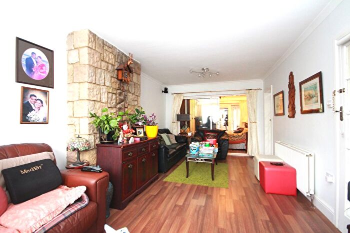 3 Bedroom Semi-Detached House For Sale In Holyrood Avenue, Harrow, HA2