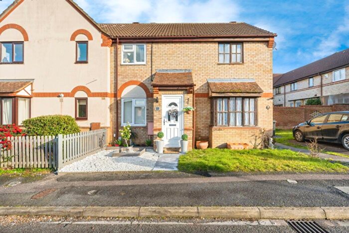 2 Bedroom Terraced House For Sale In Poppyfields, Bedford, Bedfordshire, MK41