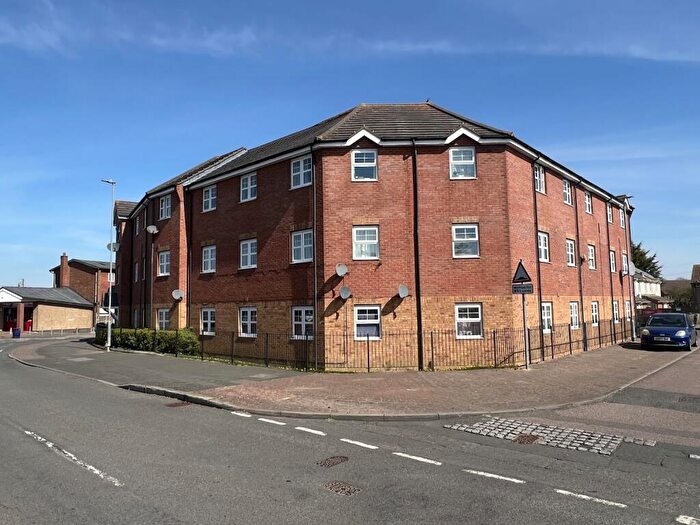 2 Bedroom Flat To Rent In Exmouth Court, Corby, NN18