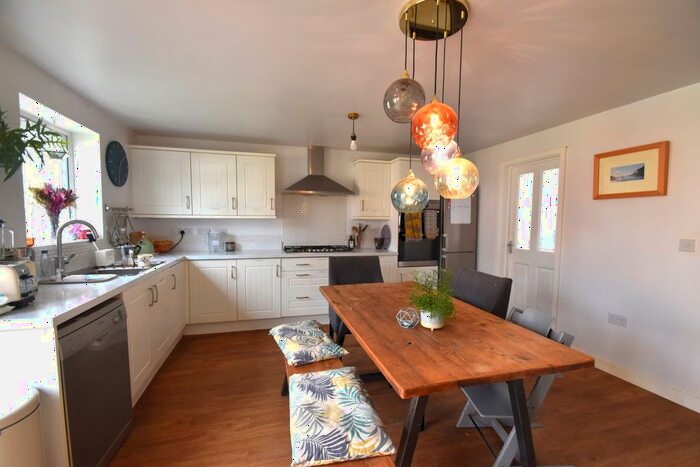 4 Bedroom Detached House To Rent In Cambridge Way, Cullompton, Devon, EX15