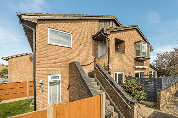 2 Bedroom Maisonette To Rent In Morland Close, Hampton, TW12