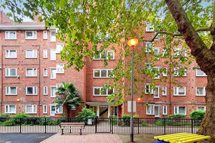 2 Bedroom Apartment To Rent In Percival Street, London, EC1V