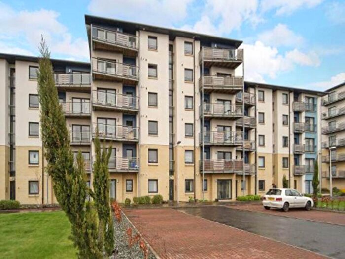 2 Bedroom Flat To Rent In Peffer Bank, Edinburgh, Midlothian, EH16