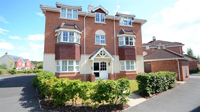 2 Bedroom Flat To Rent In Potkiln House, Rykmansford Road, Fleet, GU51