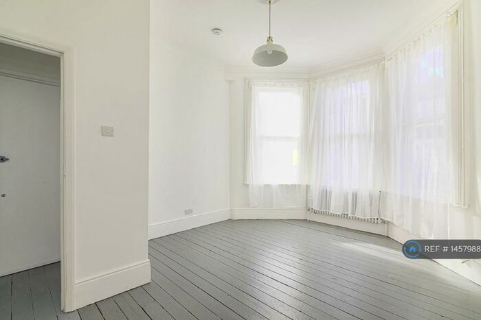 1 Bedroom Flat To Rent In Handsworth Road, London, N17
