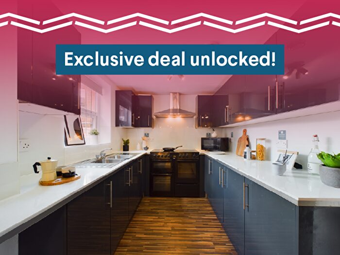 6 Bedroom Terraced House To Rent In , Deramore Street, Manchester, M14