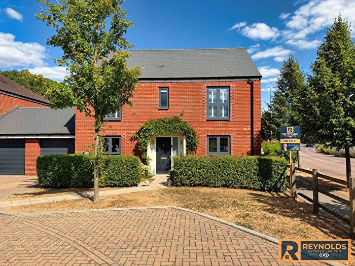 4 Bedroom Detached House For Sale In Baddlesmere Drive, Kings Hill, West Malling, Kent, ME19