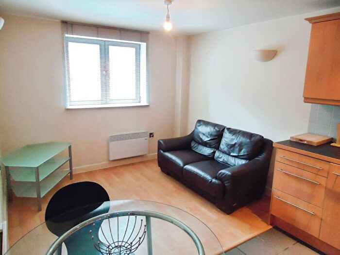 1 Bedroom Flat To Rent In City Walk, Leeds, West Yorkshire, LS11