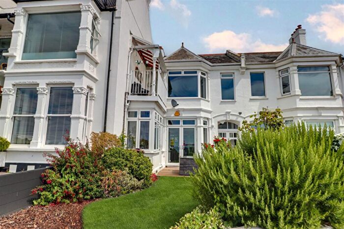 2 Bedroom Apartment For Sale In * Seafront Position * Clifton Drive, Westcliff-On-Sea, SS0